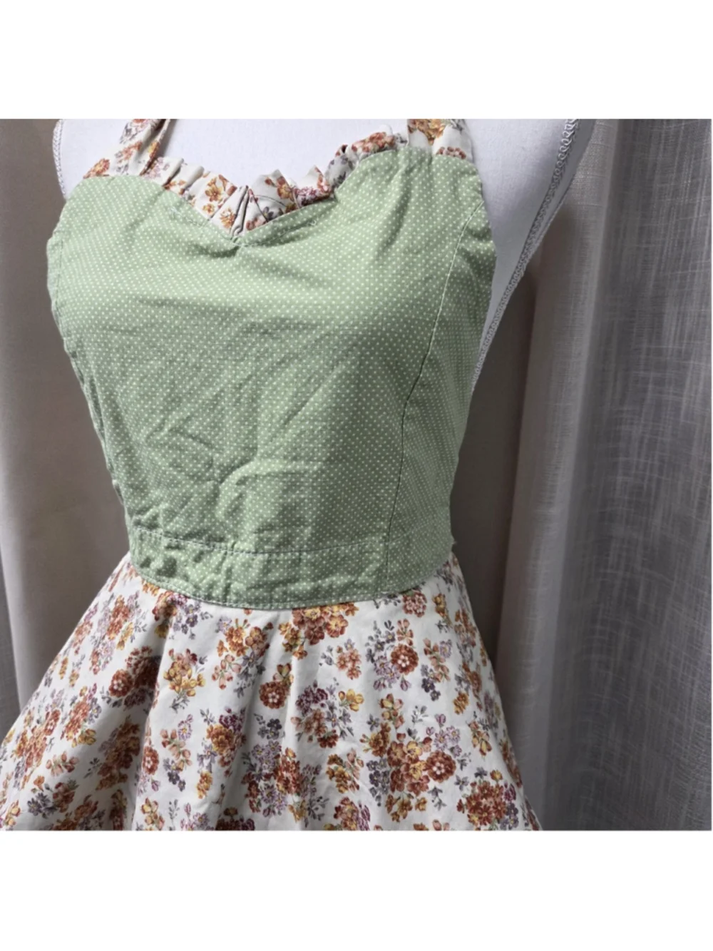Vintage-Inspired Sweetheart Apron Floral Reversible Cottagecore Coquette